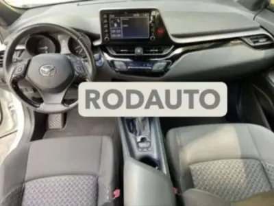 Begagnad Toyota C-HR Active 122 HK (89 kW) 2021 Vit SUV
