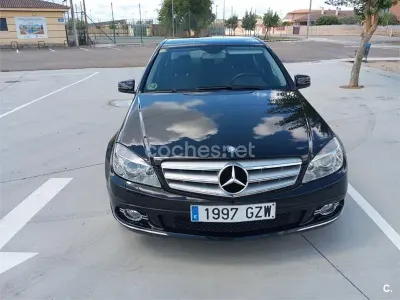 Usado Mercedes C220 Avantgarde 170 CV (125 kW) 2010 Negro Berlina