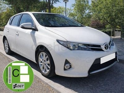 Usado Toyota Auris Business Edition 132 CV (97 kW) 2015 Blanco Berlina