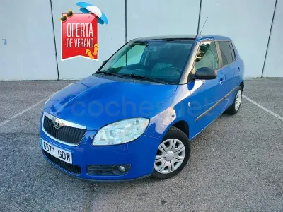 Usado Skoda Fabia 60 CV (44 kW) 2008 Azul Berlina