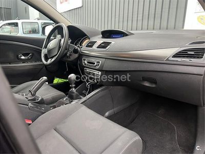 Usado Renault Mégane GrandTour Dynamique 105 CV (77 kW) 2010 Azul Familiar