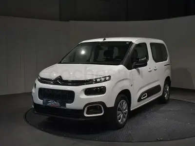 Usado Citroën Berlingo Feel 102 CV (75 kW) 2022 Blanco Monovolumen