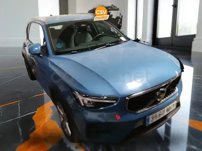 Usado Volvo XC40 Core 211 CV (155 kW) 2023 Azul SUV