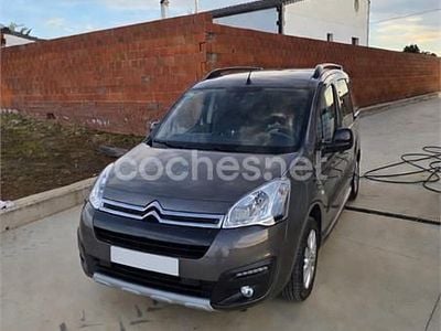 Usado Citroën Berlingo XTR 120 CV (88 kW) 2016 Gris / plata Monovolumen