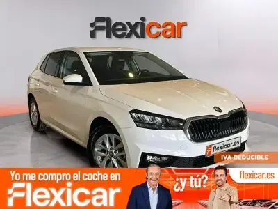 Usado Skoda Fabia Selection 95 CV (69 kW) 2025 Blanco Utilitario