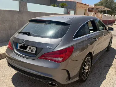 Usado Mercedes CLA200 Shooting Brake AMG line 136 CV (100 kW) 2016 Beige Familiar
