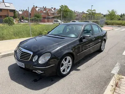 Usado Mercedes E320 Avantgarde 224 CV (164 kW) 2008 Negro Berlina