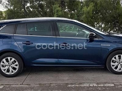 Usado Renault Mégane GrandTour LIMITED 130 CV (95 kW) 2018 Azul Familiar