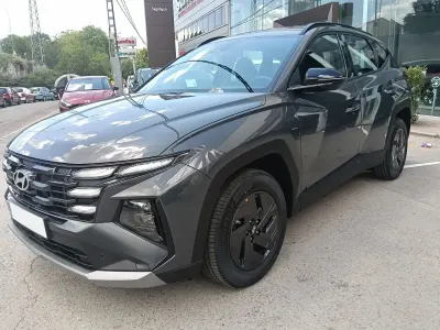 Nuevo Hyundai Tucson Blackline 239 CV (175 kW) 2026 Gris / plata SUV