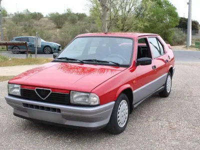 Usado Alfa Romeo 33 86 CV (63 kW) 1989 Rojo Berlina
