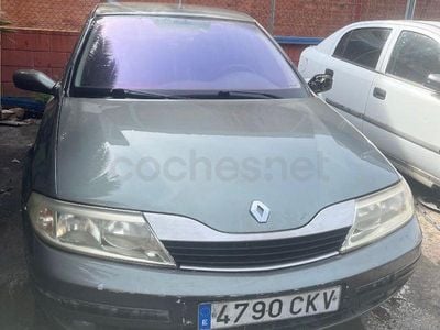 Usado Renault Laguna II Dynamique 120 CV (88 kW) 2003 Gris Berlina