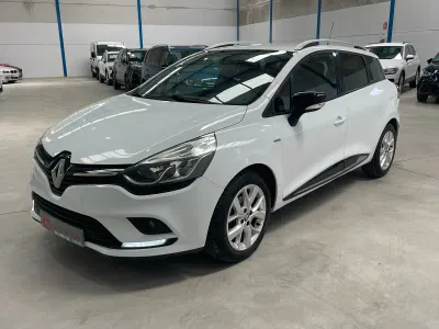 Usado Renault Clio LIMITED 90 CV (66 kW) 2018 Blanco Familiar