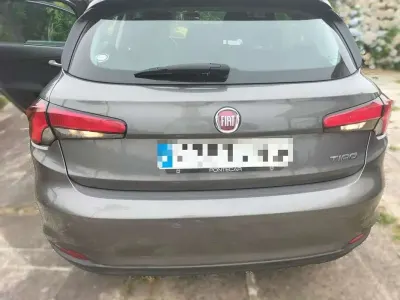 Usado Fiat Tipo Lounge 95 CV (69 kW) 2016 Gris Utilitario