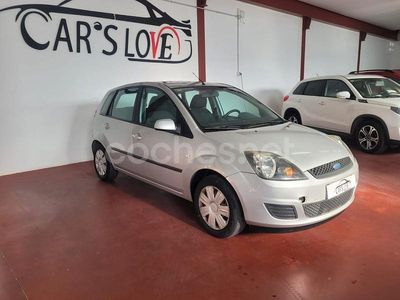 Gris / plata Usado 2008 Ford Fiesta Trend Berlina | 3490 € (Precio justo)