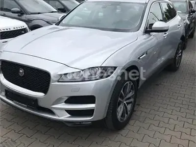 Usado Jaguar F-Pace Prestige 180 CV (132 kW) 2017 Gris / plata SUV