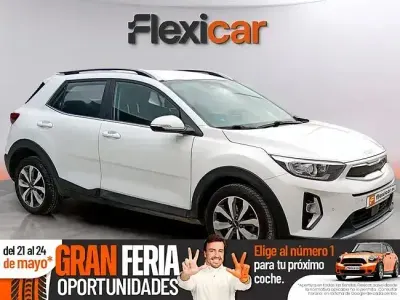 Usado Kia Stonic 100 HP (73 kW) 2021 Branco SUV