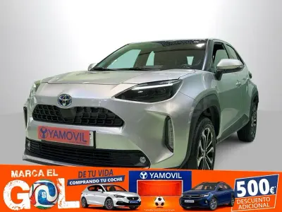 Usado Toyota Yaris Cross Active 116 CV (85 kW) 2023 Gris / plata SUV