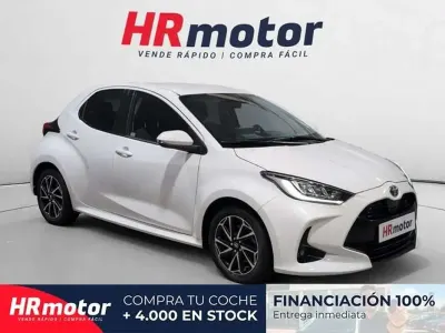 Usado Toyota Yaris Hybrid Active 92 CV (67 kW) 2023 Blanco Utilitario