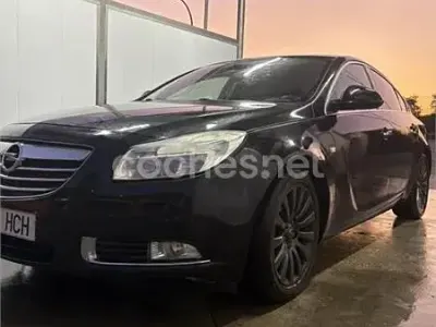 Usado Opel Insignia Cosmo 130 CV (95 kW) 2011 Negro Berlina