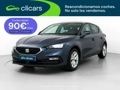 Usado Seat Leon Style 110 CV (80 kW) 2021 Gris / plata Berlina