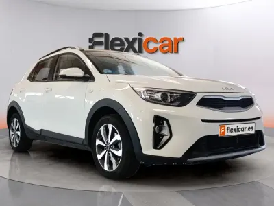 Usado Kia Stonic 101 CV (74 kW) 2021 Blanco SUV