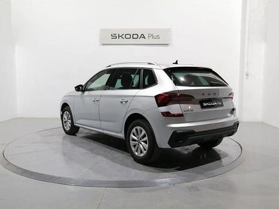Usado Skoda Kamiq Selection 115 CV (84 kW) 2024 Gris / plateado SUV