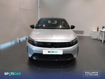 Usado Opel Corsa 101 CV (74 kW) 2025 Gris Utilitario