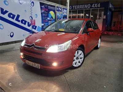 Usado Citroën C4 110 CV (80 kW) 2007 Rojo Berlina