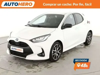 Usado Toyota Yaris Hybrid Style 116 CV (85 kW) 2022 Blanco Berlina