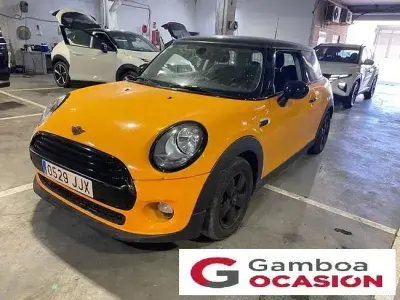Usado Mini ONE 102 CV (75 kW) 2015 Amarillo Utilitario