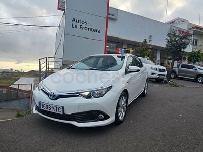 Usado Toyota Auris Hybrid Business Edition 136 CV (100 kW) 2018 Blanco Berlina