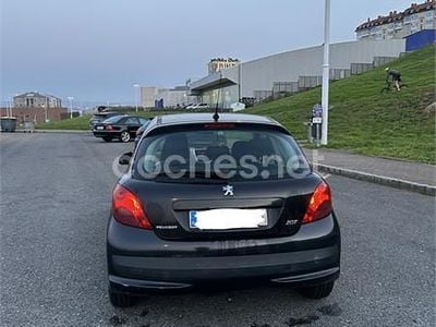 Usado Peugeot 207 90 CV (66 kW) 2007 Negro Berlina