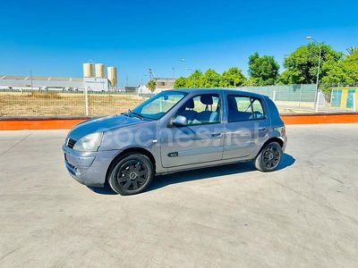 Usado Renault Clio II Authentique 60 CV (44 kW) 2005 Gris / plata Berlina