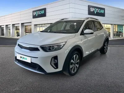 Usado Kia Stonic 84 CV (61 kW) 2023 Blanco SUV