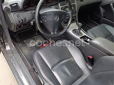 Usado Mercedes C220 143 CV (105 kW) 2002 Negro Berlina