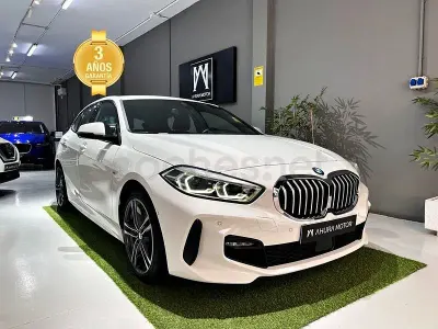 Używany BMW 118 Shadowline 136 KM (100 kW) 2022 Biały Hatchback