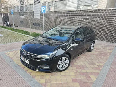 Używany Opel Astra Ultimate 145 KM (106 kW) 2021 Czarny Kombi