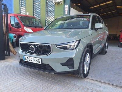 Usado Volvo XC40 Core 163 CV (119 kW) 2025 Verde SUV