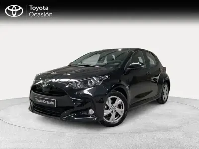 Usado Toyota Yaris Hybrid Active 116 CV (85 kW) 2025 Negro Berlina
