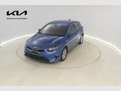 Usado Kia Ceed 100 CV (73 kW) 2025 Azul Utilitario
