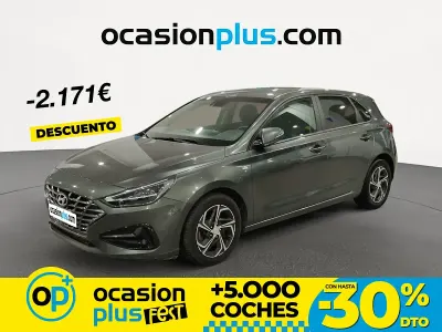 Käytetty Hyundai i30 120 HP (88 kW) 2022 Harmaa