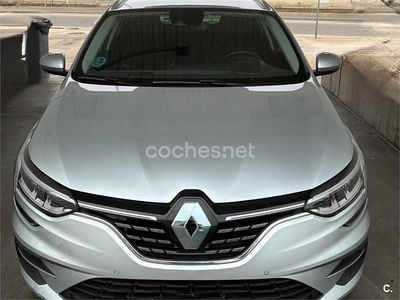 Usado Renault Mégane GrandTour Techno 140 CV (102 kW) 2023 Gris / plata Familiar