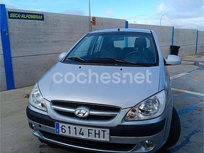 Gris / plata Usado 2006 Hyundai Getz Utilitario | 3200 €