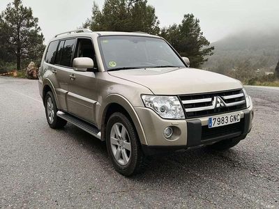 Usado Mitsubishi Montero 160 CV (117 kW) 2009 Plateado SUV