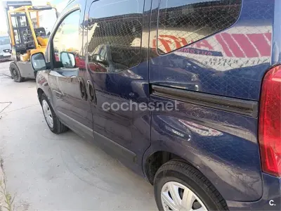 Usado Fiat Qubo Dynamic 75 CV (55 kW) 2013 Azul Monovolumen