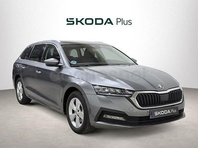 Usado Skoda Octavia Ambition 150 CV (110 kW) 2022 Gris / plata Familiar
