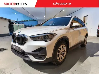 Usado BMW X1 Comfort Edition 150 CV (110 kW) 2021 Blanco SUV