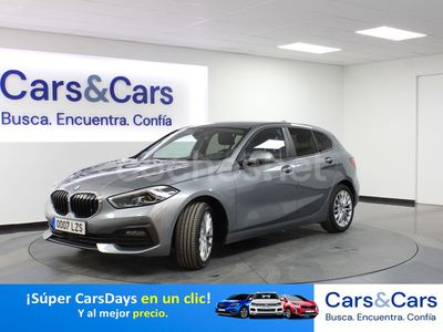 Usado BMW 118 Comfort Edition 136 CV (100 kW) 2022 Gris Utilitario