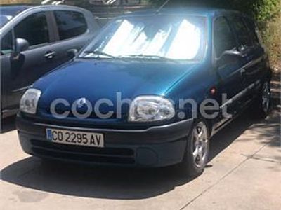 Usado Renault Clio II 75 CV (55 kW) 1999 Azul Berlina