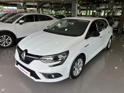Usado Renault Mégane IV Business 115 CV (84 kW) 2020 Blanco